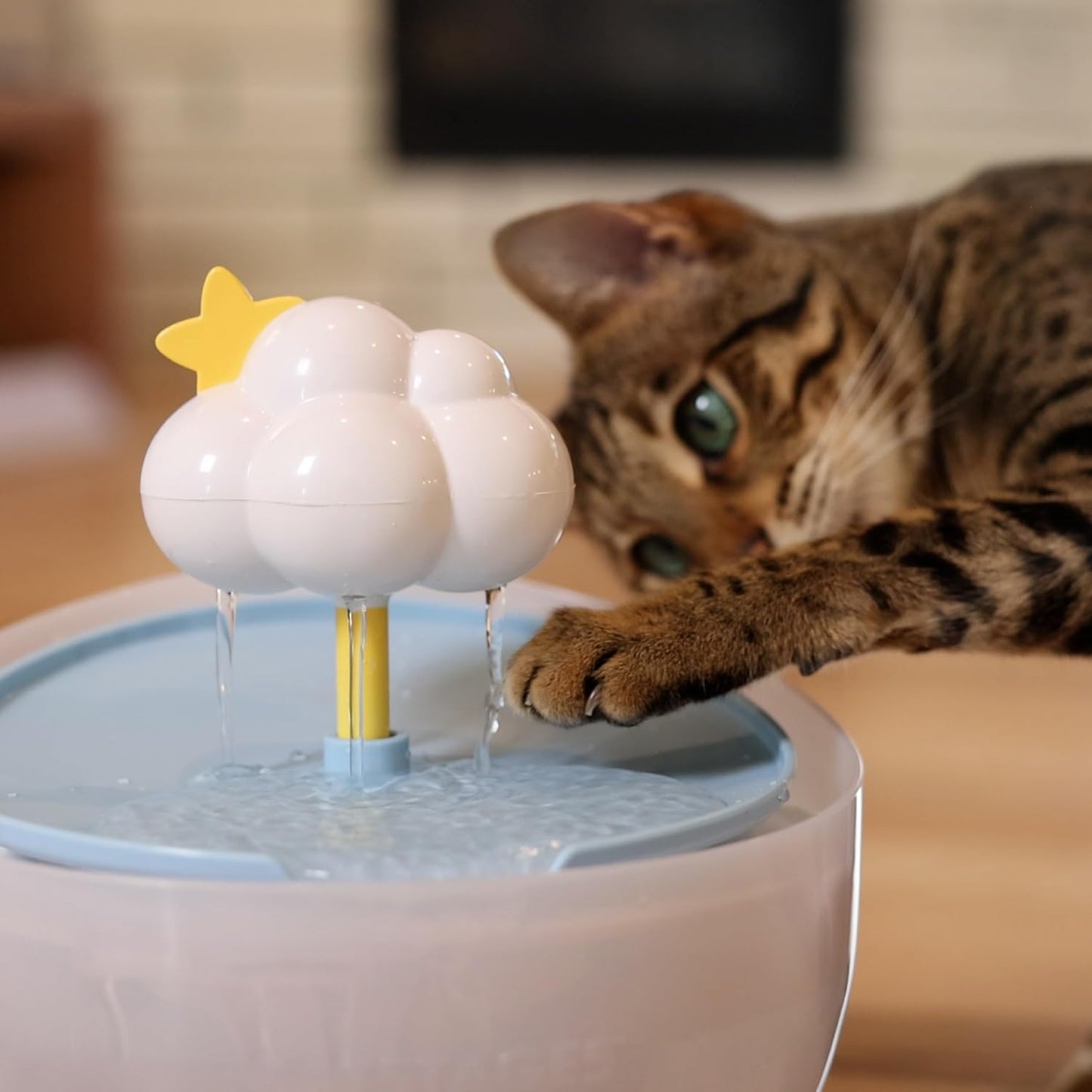 Cute Cloud Cat Water Fountain – 2.5L Quiet Pet Drinking Fountain with Fun Star Design and Multi-Stream Flow